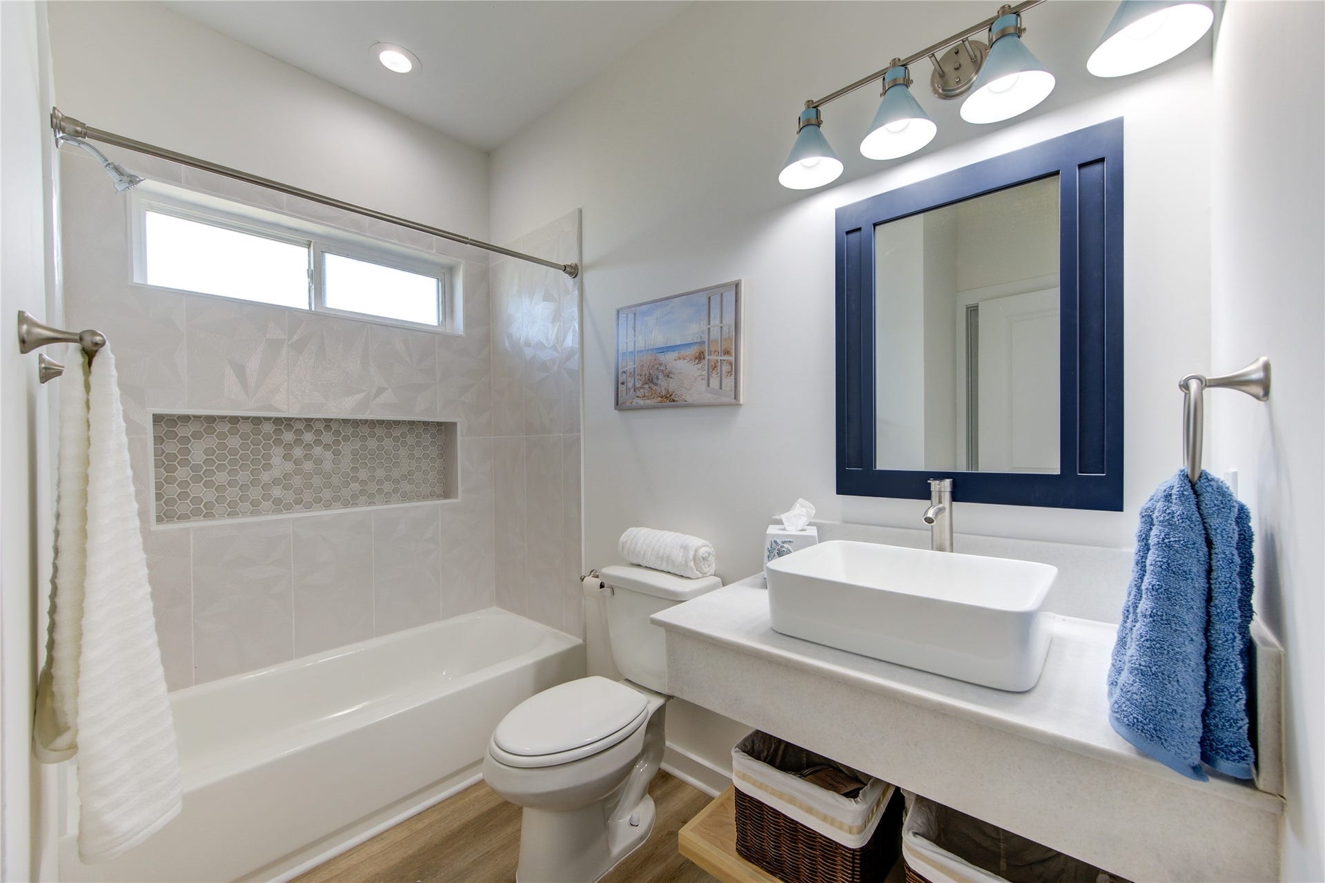 1014 Treaty Dr, Surfside Beach, TX 77541 Well-appointed bathroom with modern finishes and ample space