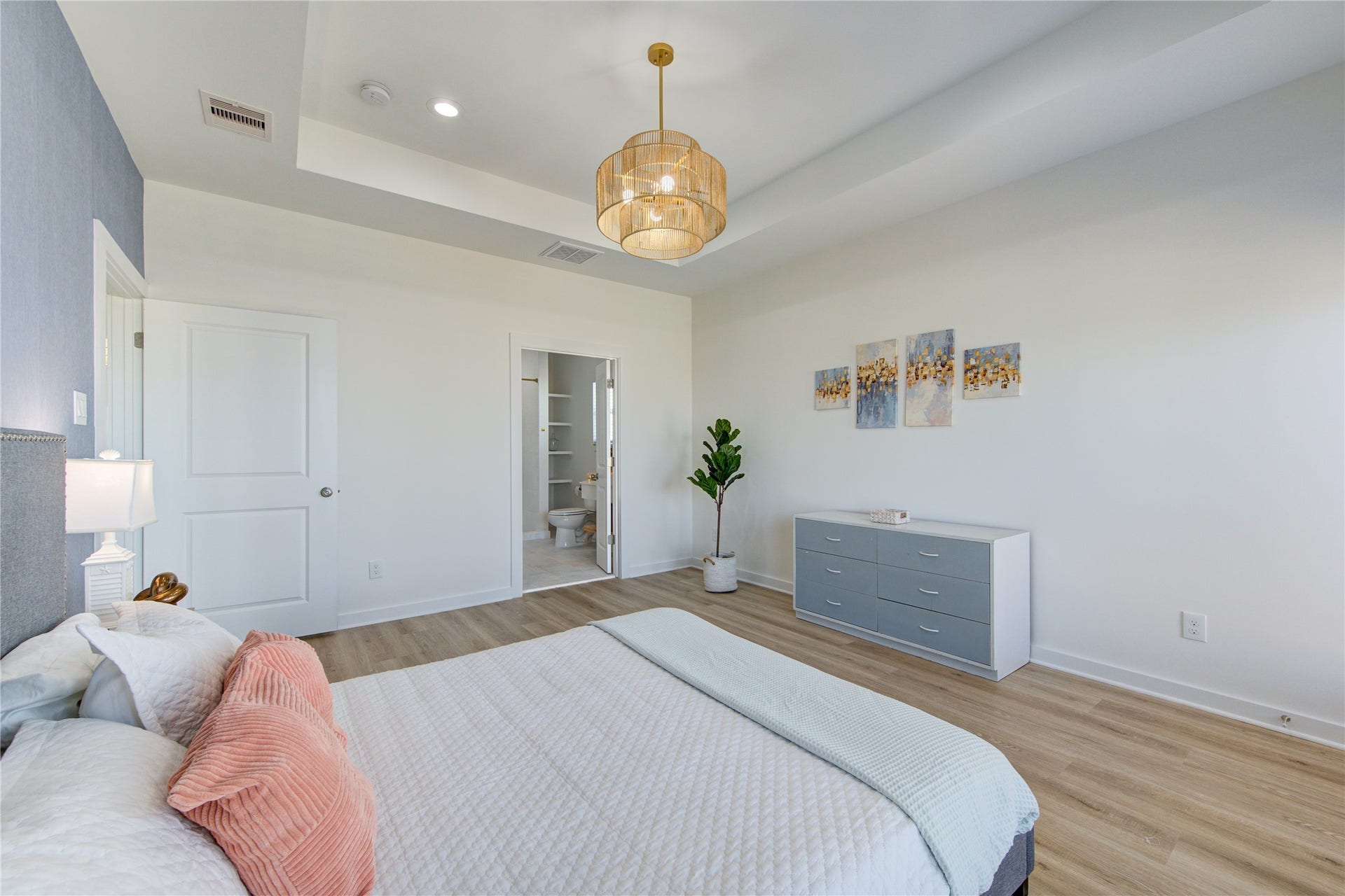 1014 Treaty Dr, Surfside Beach, TX 77541 Primary suite featuring abundant natural light and generous layout