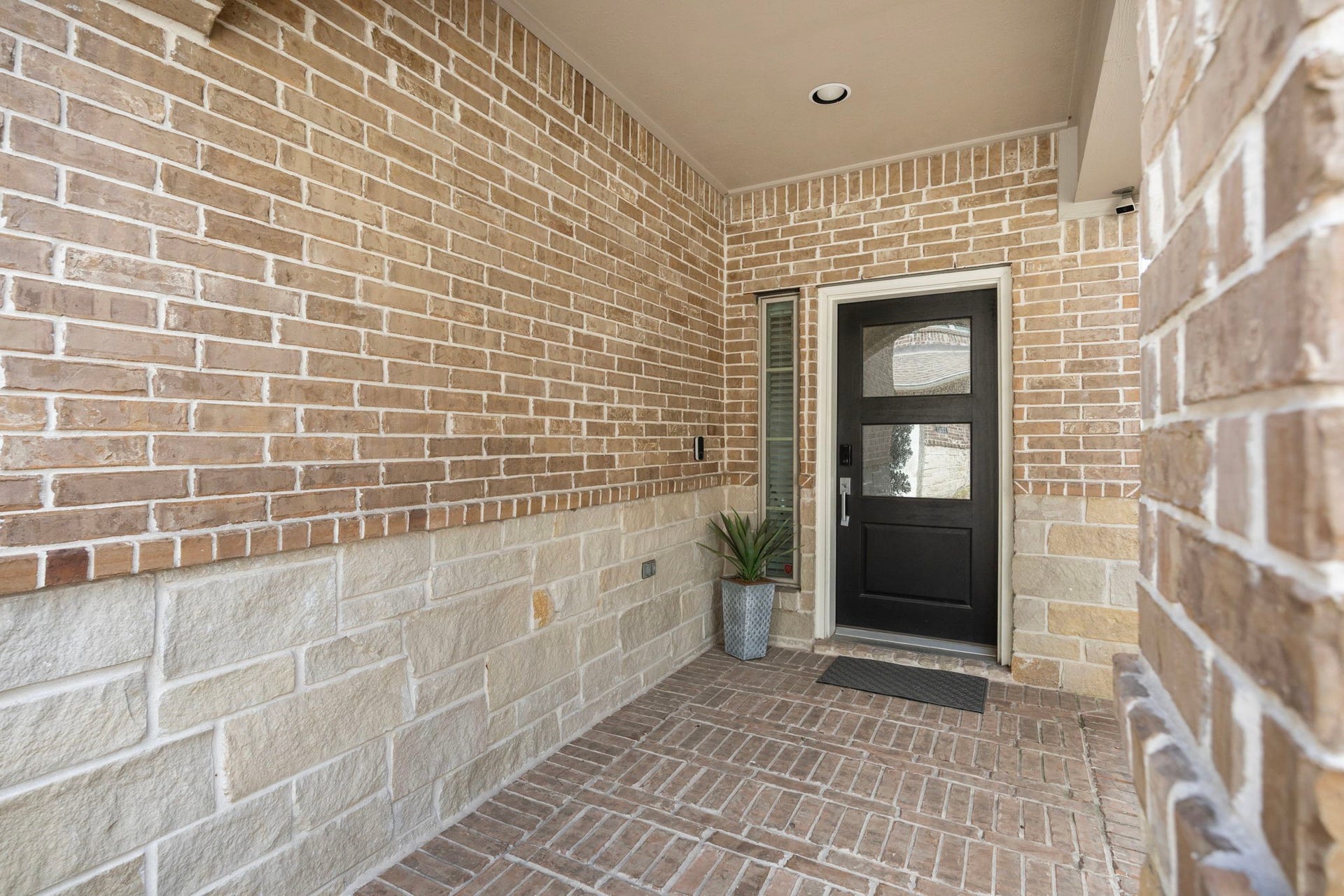 1216 Murrayhill Drive, Houston, TX 77043 Covered front entry to welcome your guests