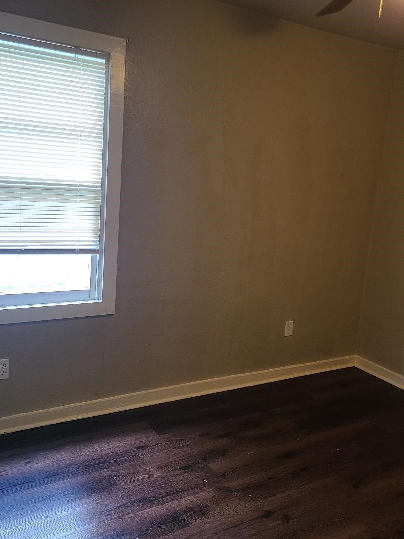 5018 Willow Glen Drive, Houston, TX 77033