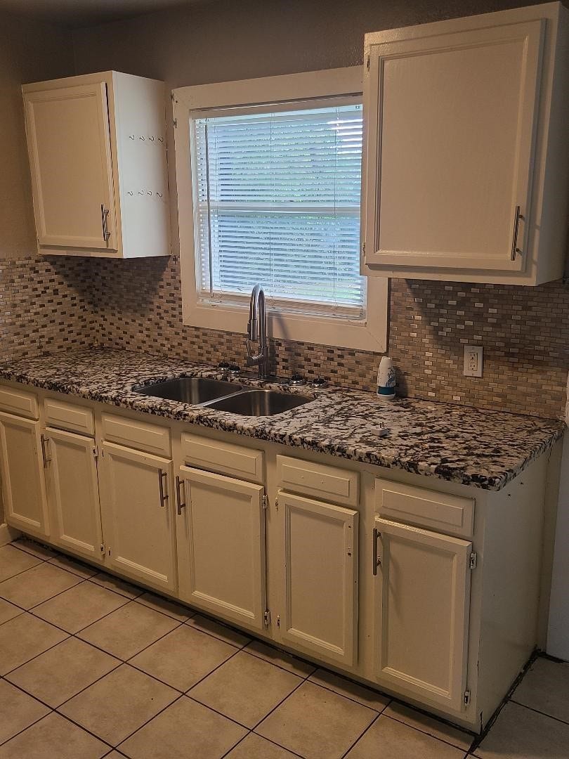 5018 Willow Glen Drive, Houston, TX 77033
