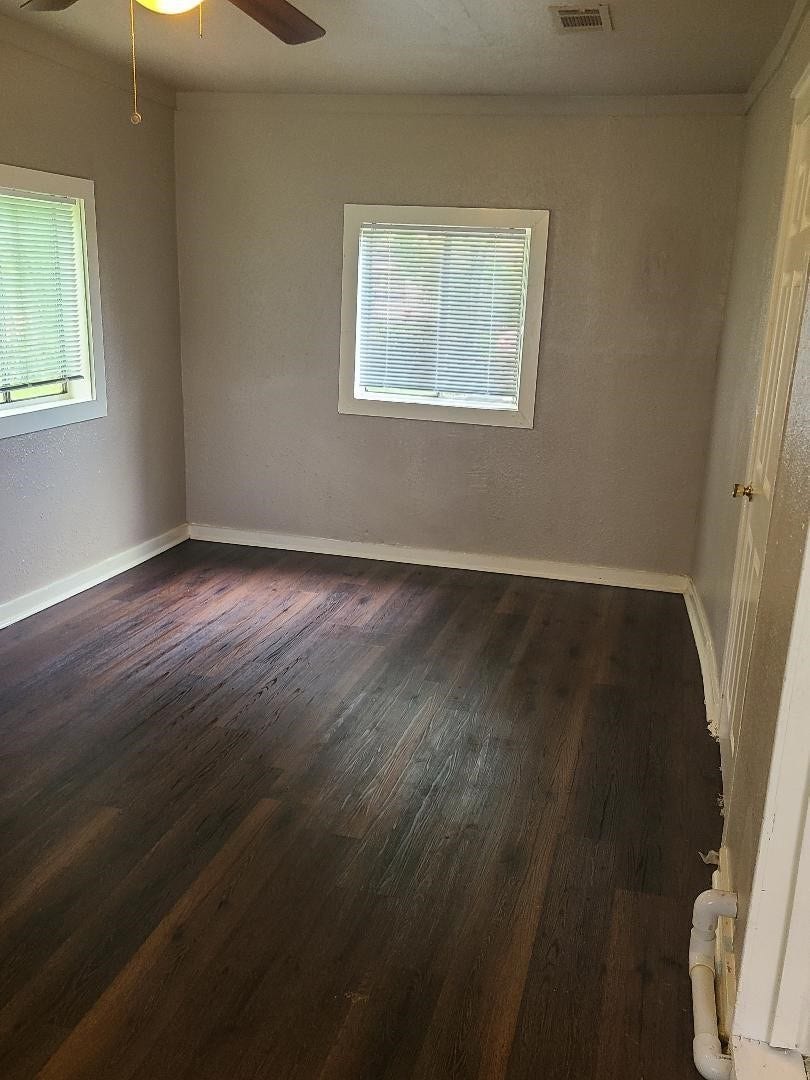 5018 Willow Glen Drive, Houston, TX 77033