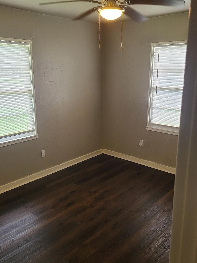 5018 Willow Glen Drive, Houston, TX 77033