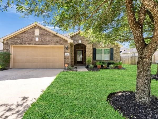 1519 Brook Hollow Drive Drive, Pearland, TX 77581 1519 Brook Hollow Drive Drive, Pearland, TX 77581