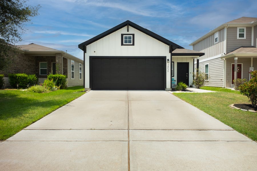 Property photo for 14539 Maple Field Dr, Houston, TX