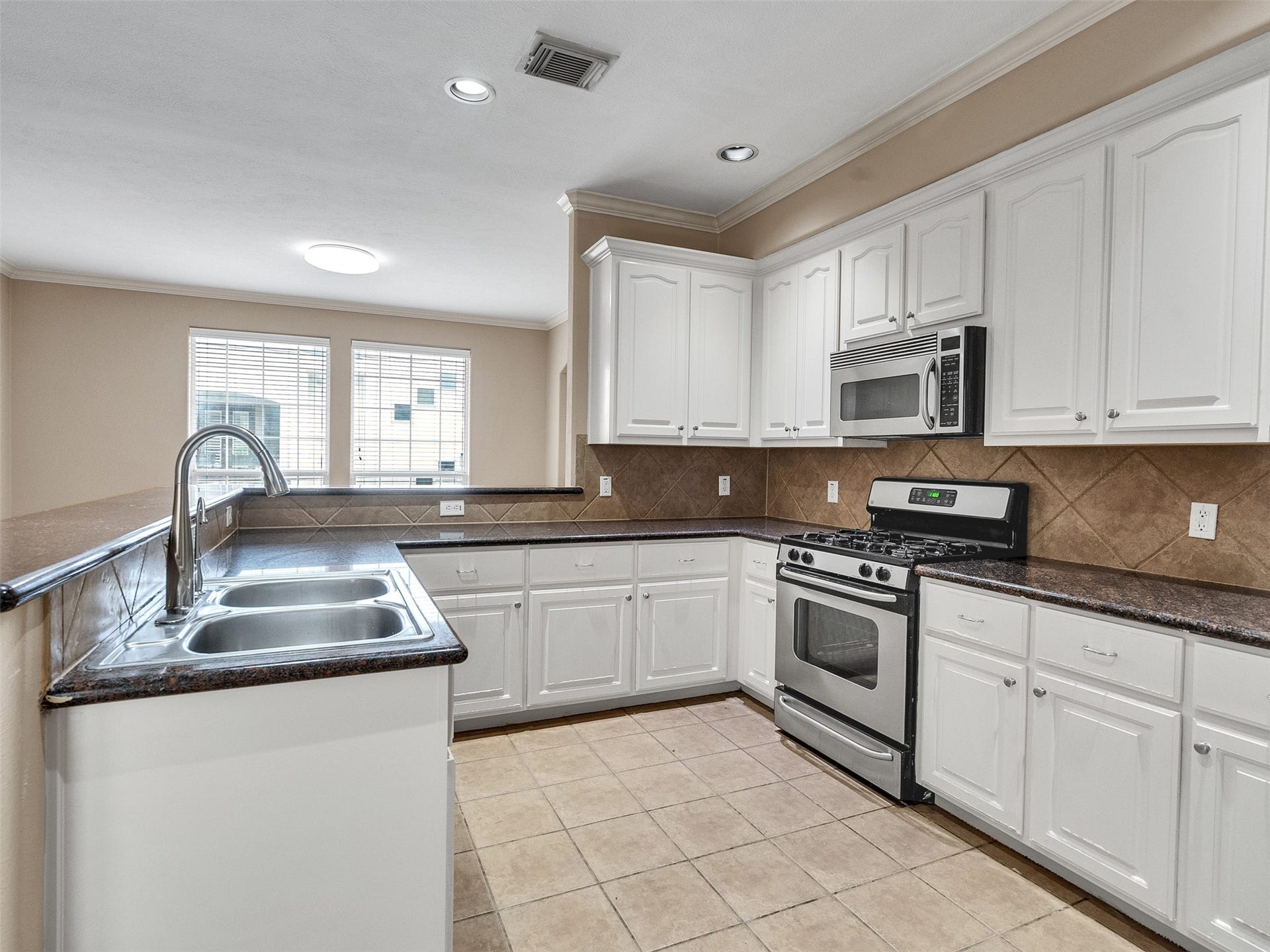 4319 Lillian Street, Houston, TX 77007 4319 Lillian Street, Houston, TX 77007