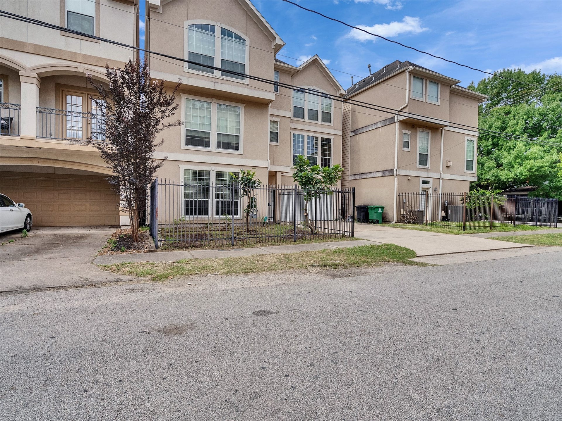4319 Lillian Street, Houston, TX 77007 4319 Lillian Street, Houston, TX 77007