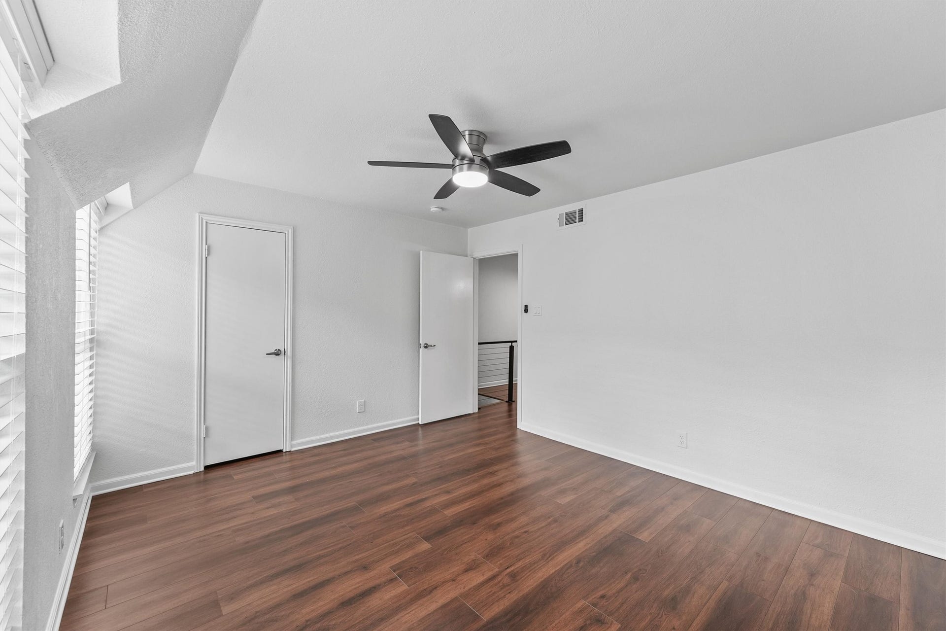 11550 Chimney Rock Road, #536, Houston, TX 77035 View of entrance into the 14X12 guest bedroom