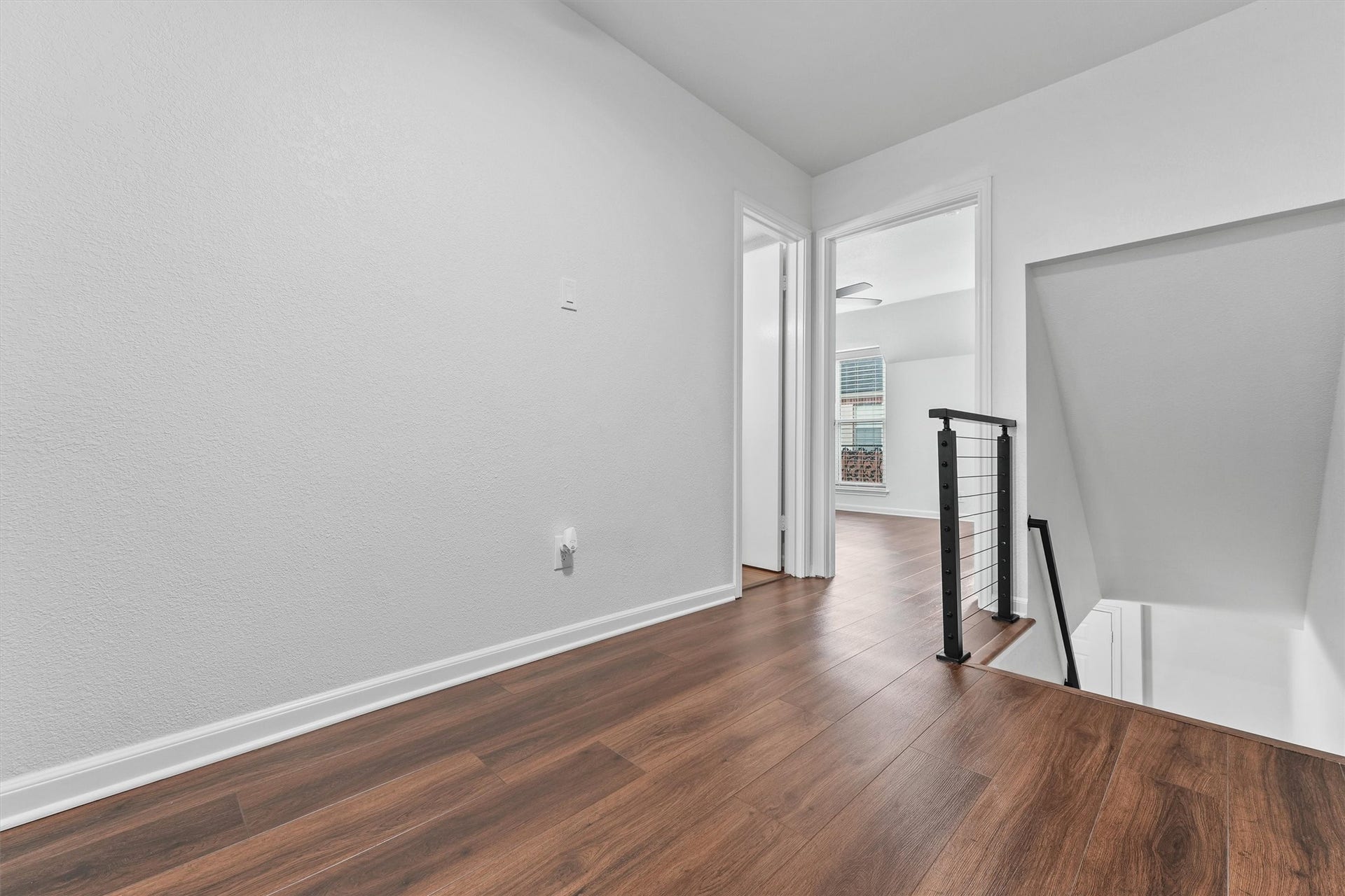 11550 Chimney Rock Road, #536, Houston, TX 77035 Flex space in between the bedrooms on the 2nd floorr