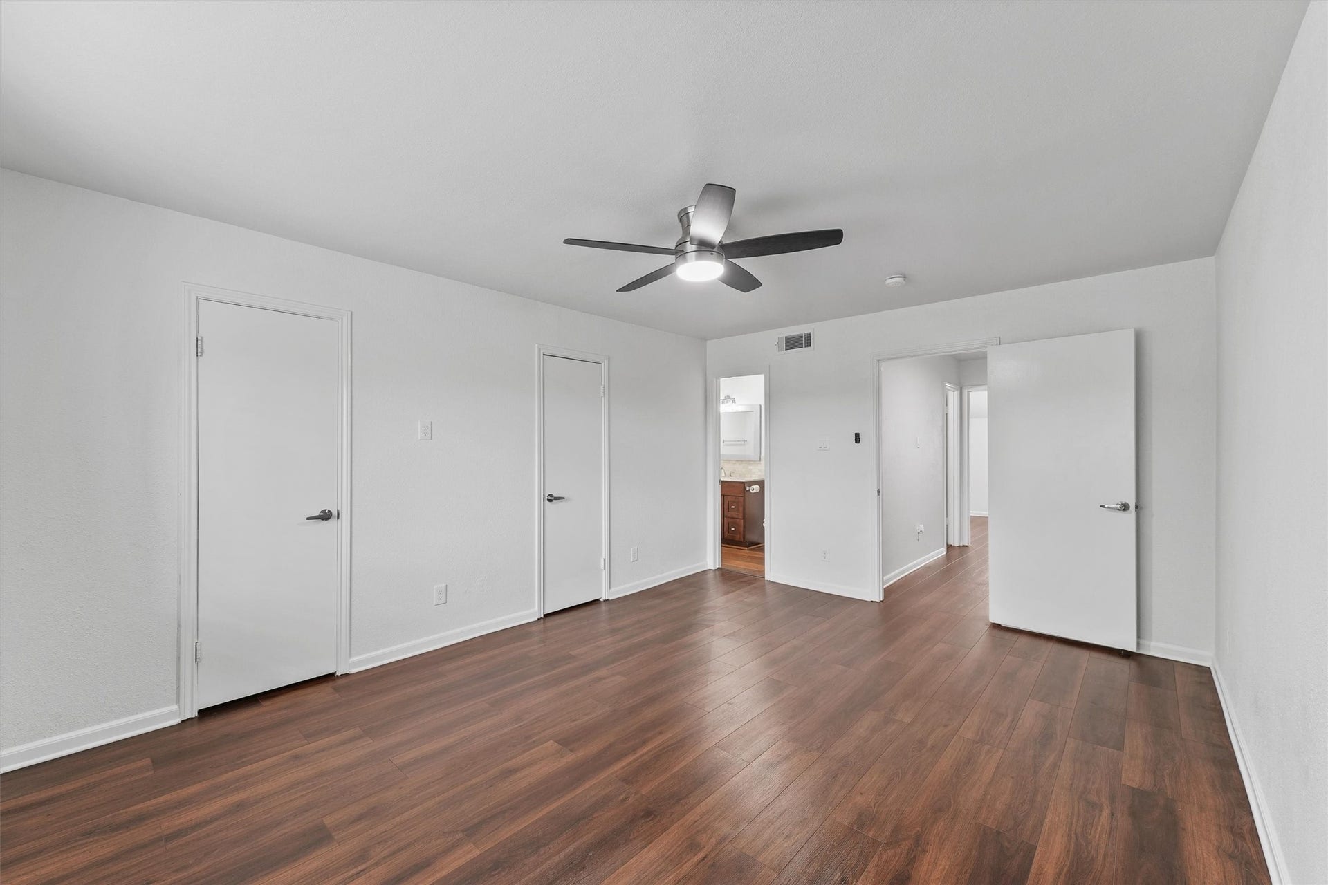 11550 Chimney Rock Road, #536, Houston, TX 77035 Dual closets in the primary bedroom
