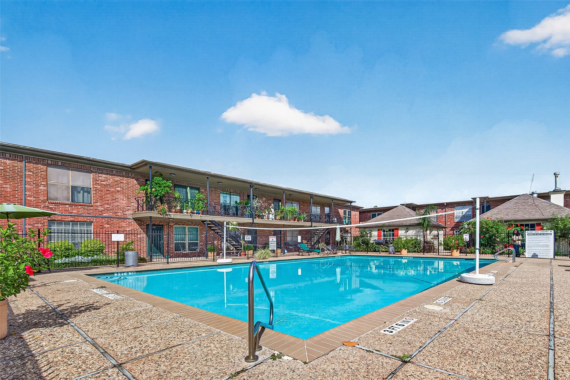 11550 Chimney Rock Road, #536, Houston, TX 77035 Volley ball net is added for more fun