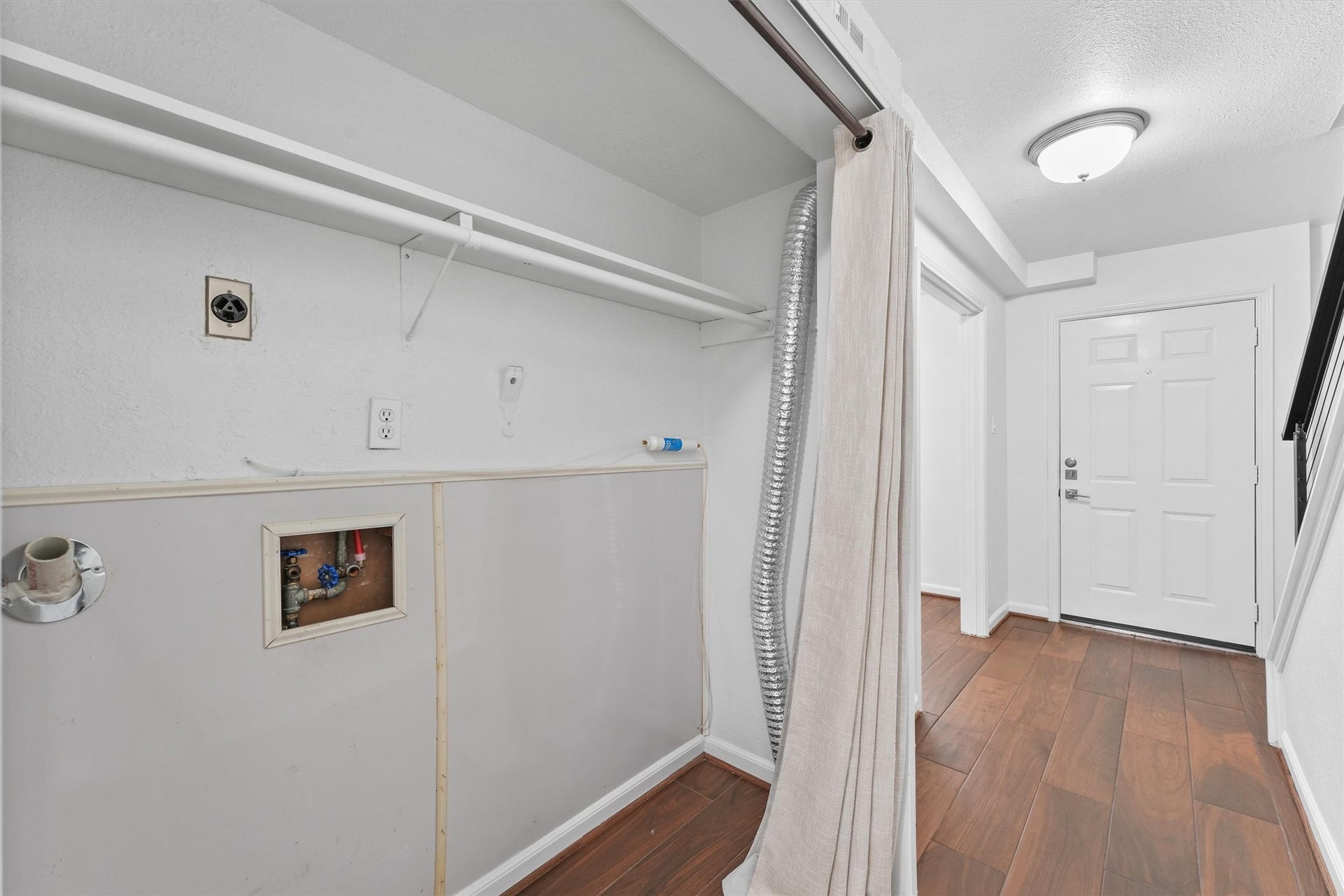 11550 Chimney Rock Road, #536, Houston, TX 77035 Utility room on the 1st floor (fits a full sized washer and dryer)