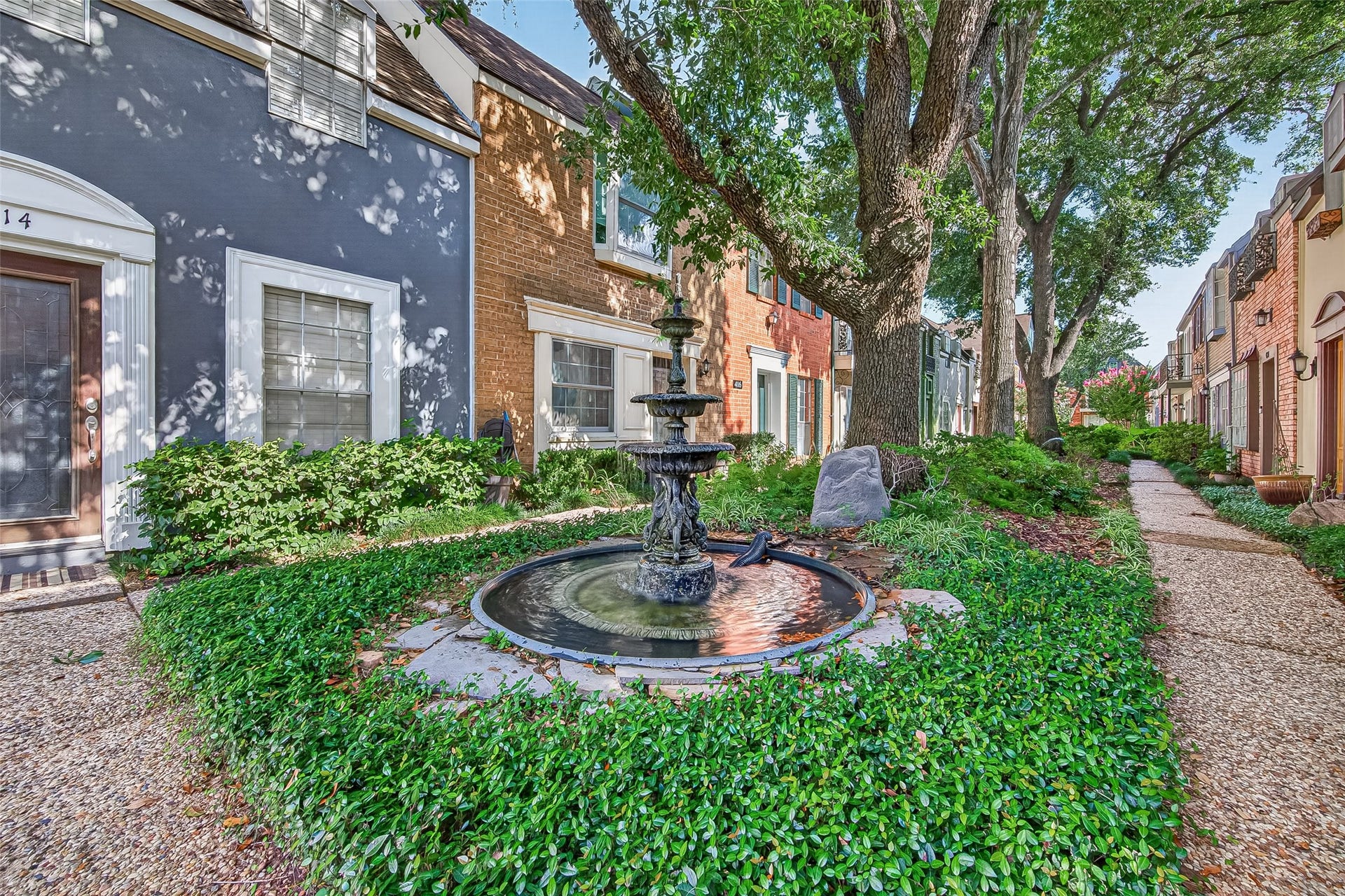 11550 Chimney Rock Road, #536, Houston, TX 77035 Serene water fountain along the walk way