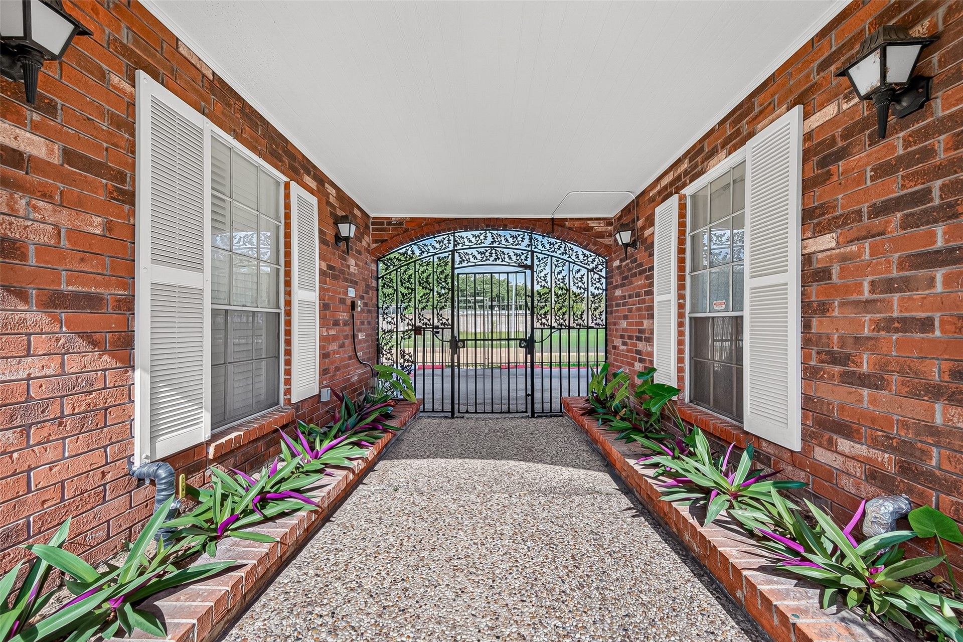 11550 Chimney Rock Road, #536, Houston, TX 77035 Gated entry into the main entrance