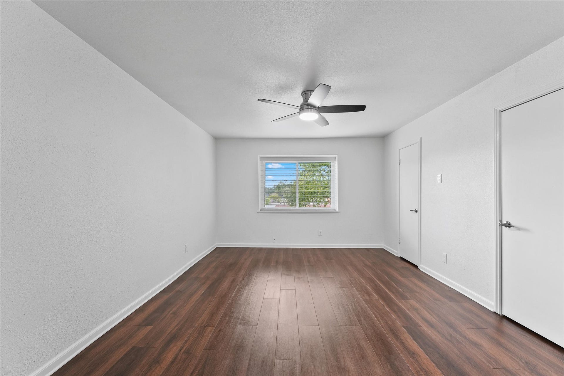 11550 Chimney Rock Road, #536, Houston, TX 77035 Another view of the guest bedroom