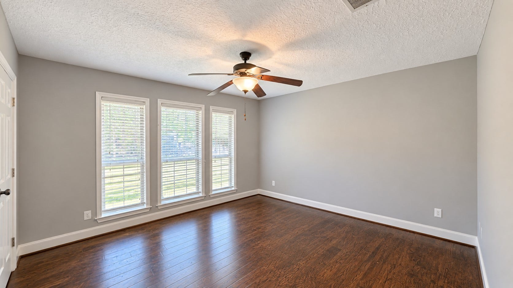 2118 Eagle Point Road, Crosby, TX 77532