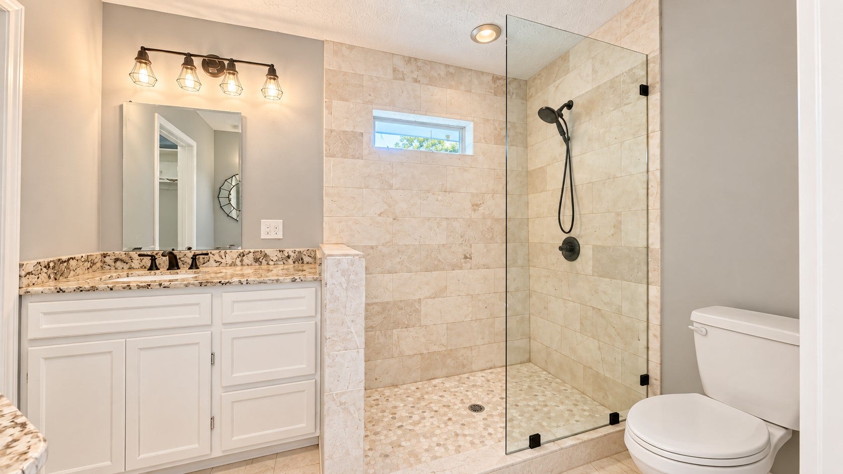 2118 Eagle Point Road, Crosby, TX 77532