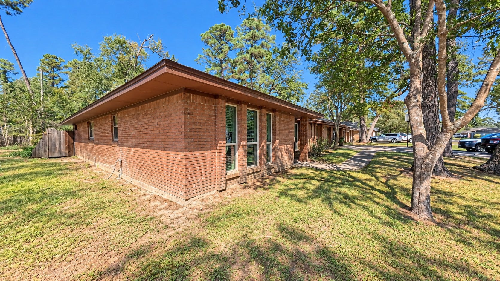 2118 Eagle Point Road, Crosby, TX 77532