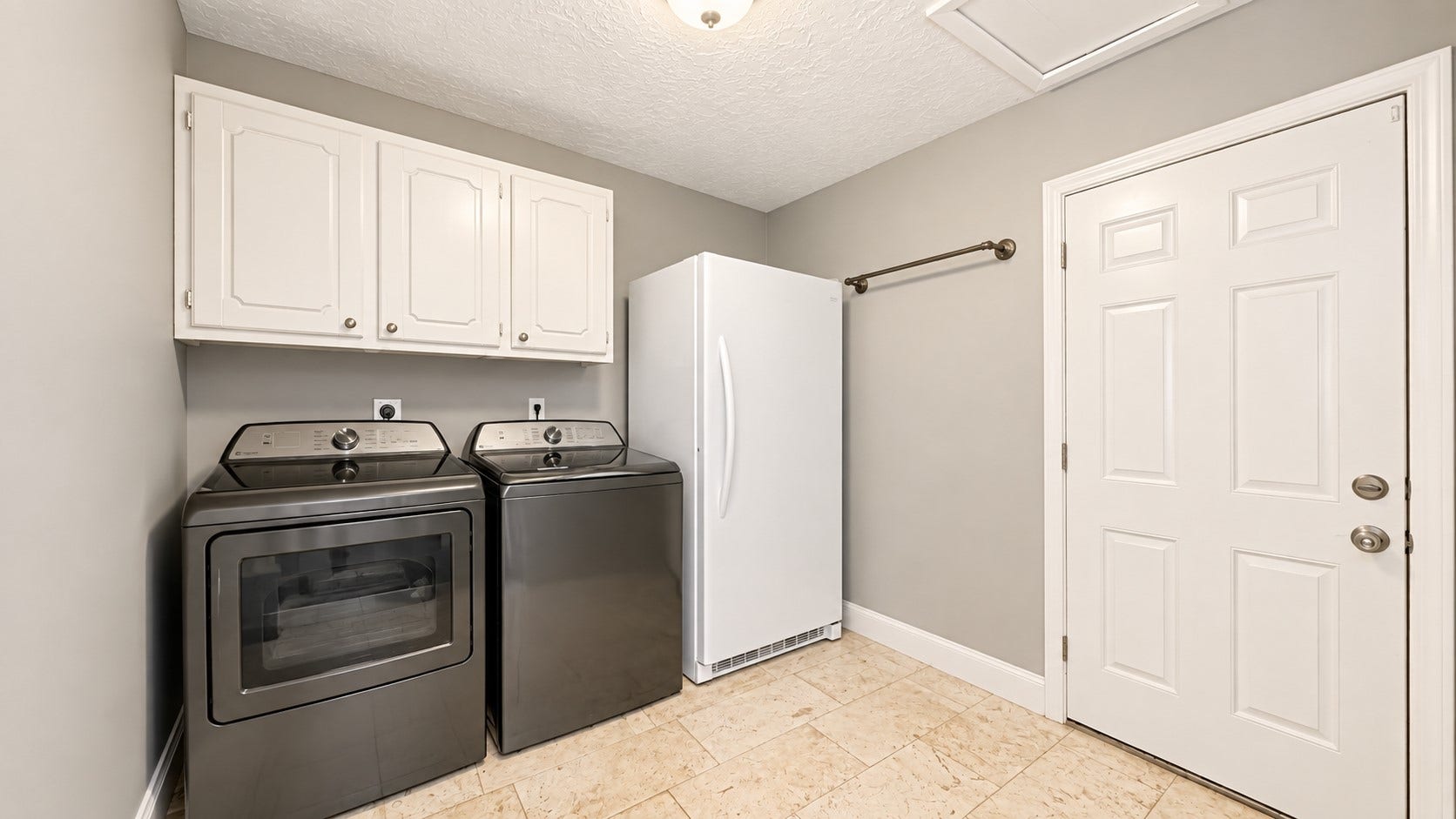 2118 Eagle Point Road, Crosby, TX 77532