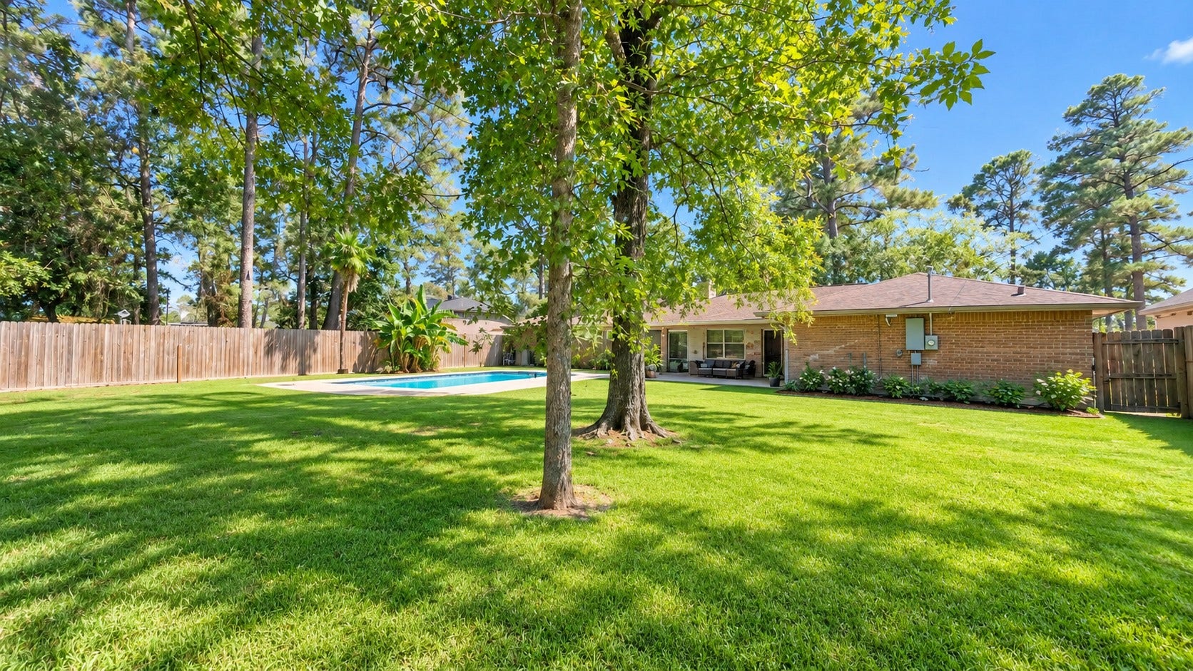 2118 Eagle Point Road, Crosby, TX 77532
