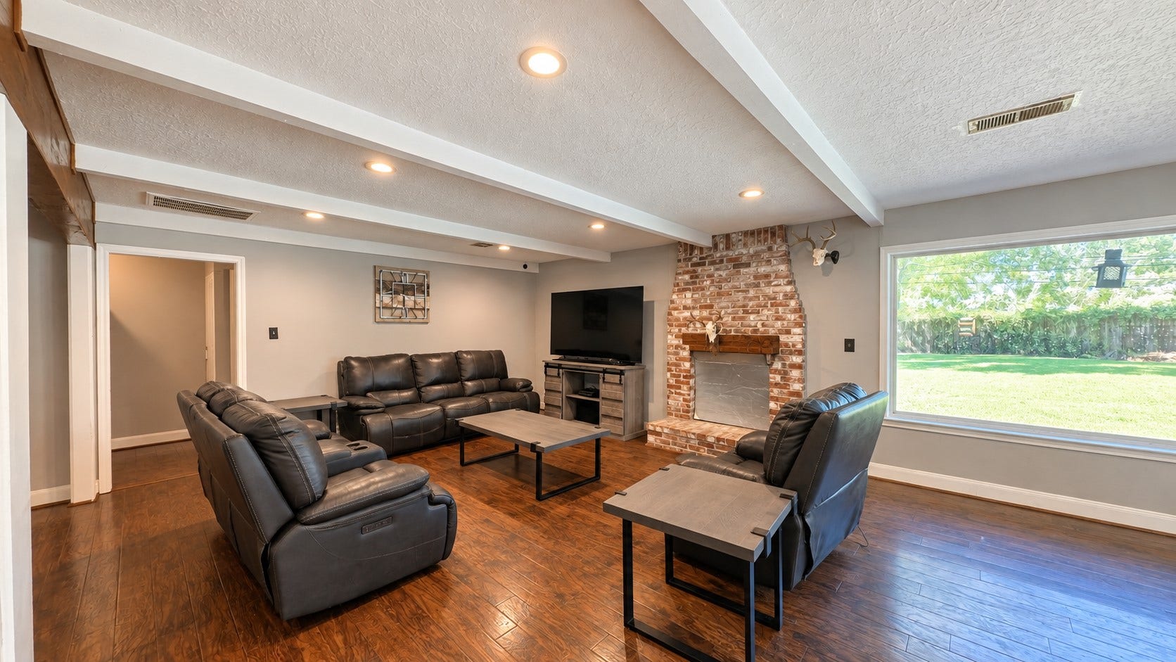 2118 Eagle Point Road, Crosby, TX 77532