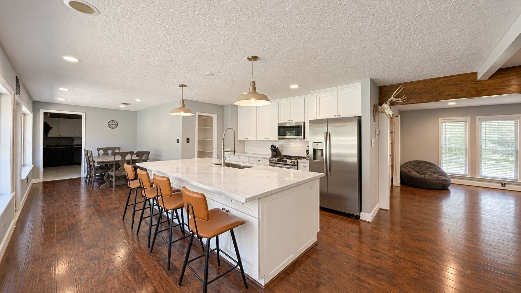 2118 Eagle Point Road, Crosby, TX 77532