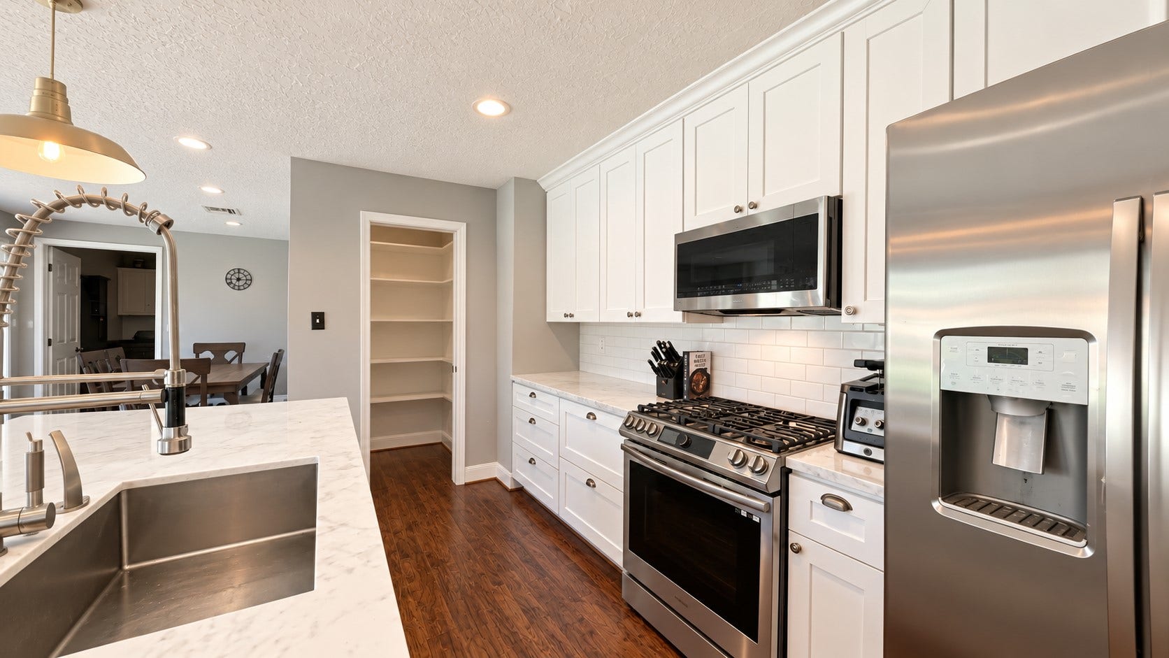 2118 Eagle Point Road, Crosby, TX 77532