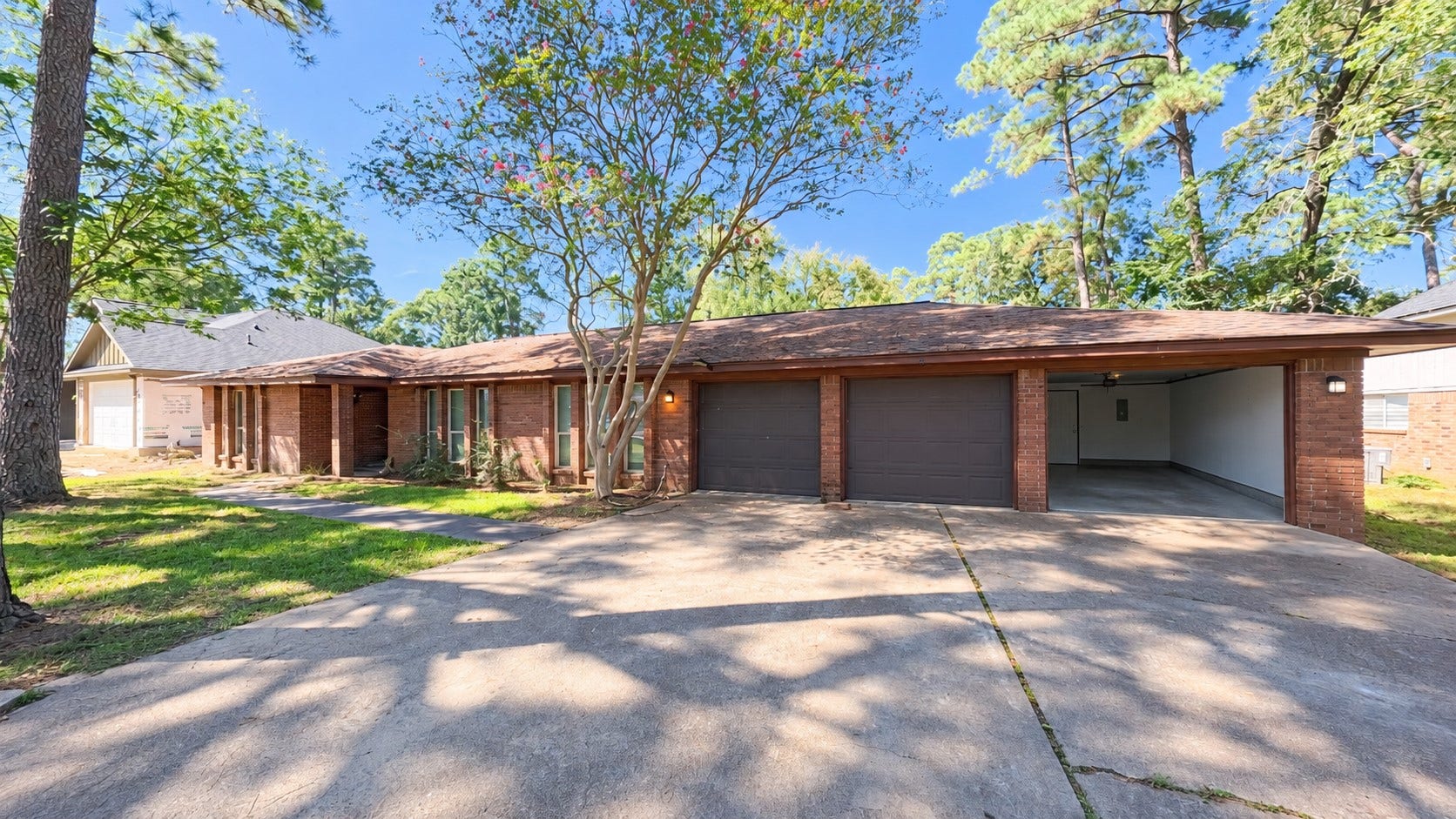 2118 Eagle Point Road, Crosby, TX 77532