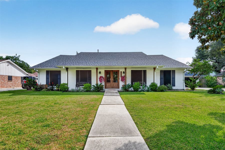 Property photo for 5109 Glenhaven Drive, Baytown, TX