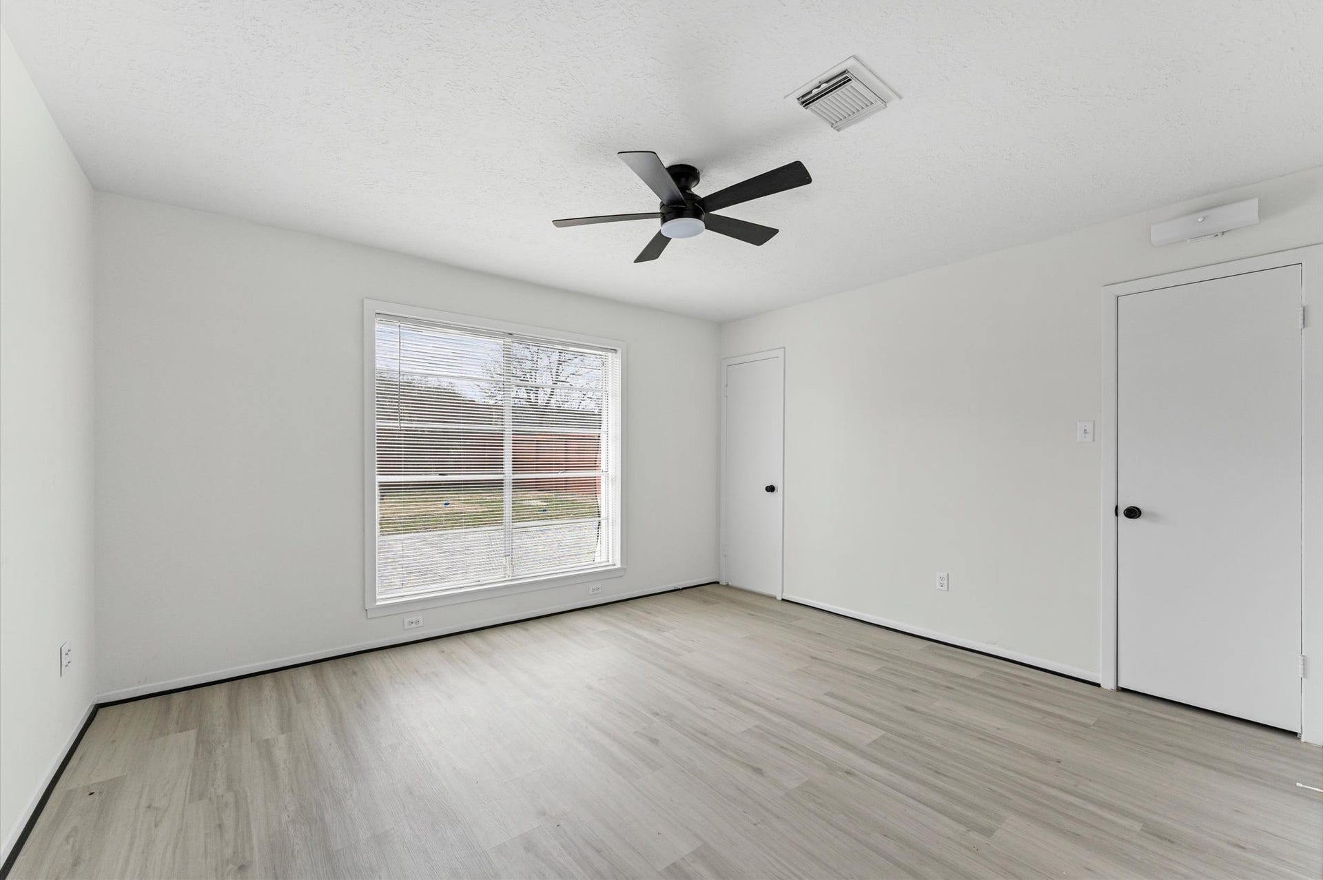12123 Plumpoint Drive, Houston, TX 77099 12123 Plumpoint Drive, Houston, TX 77099