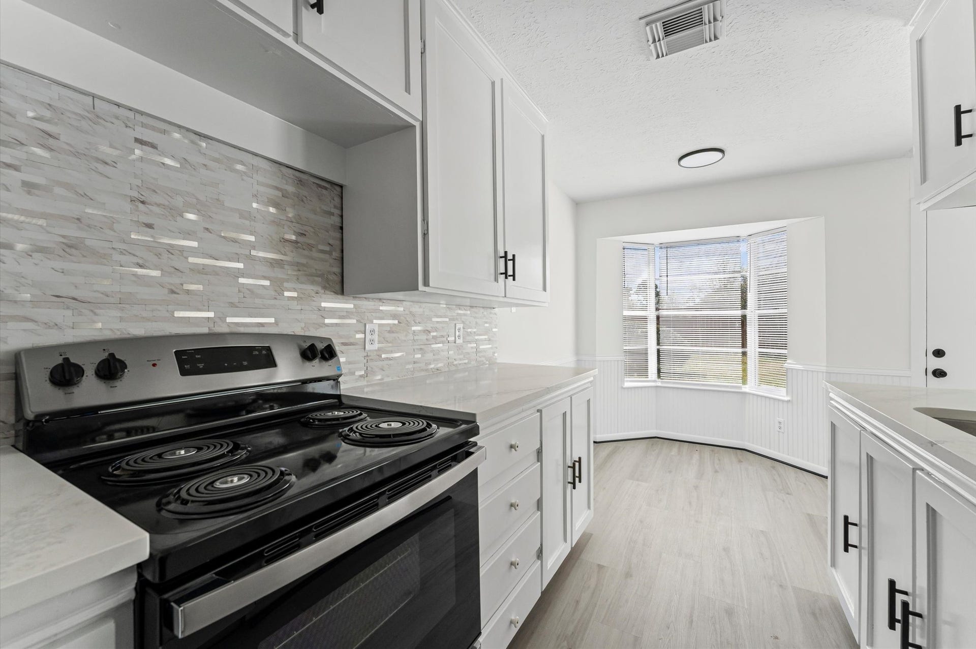 12123 Plumpoint Drive, Houston, TX 77099 12123 Plumpoint Drive, Houston, TX 77099