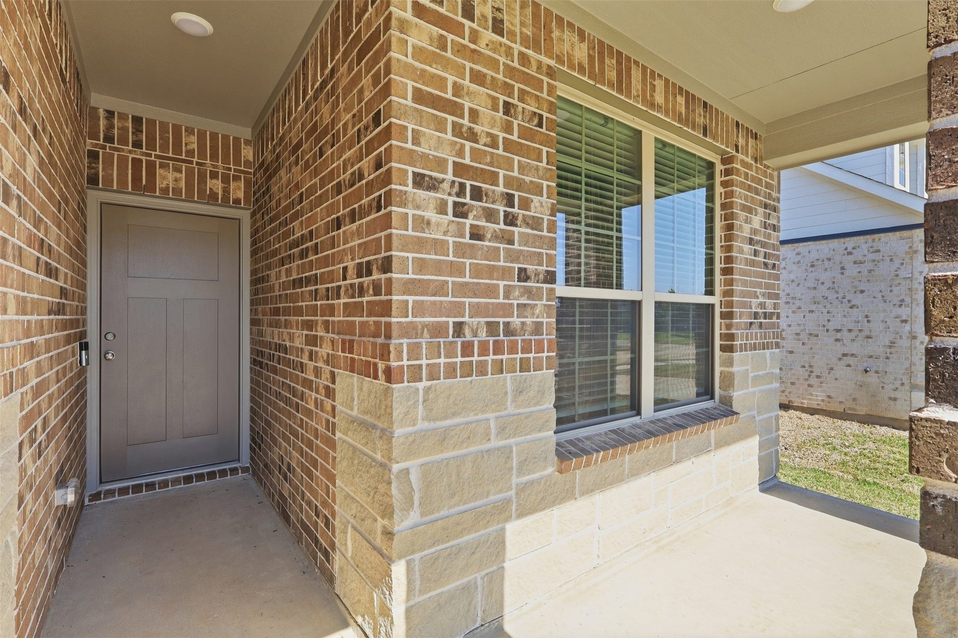 18210 Ellerden Forest Drive, Tomball, TX 77377 Entry Porch