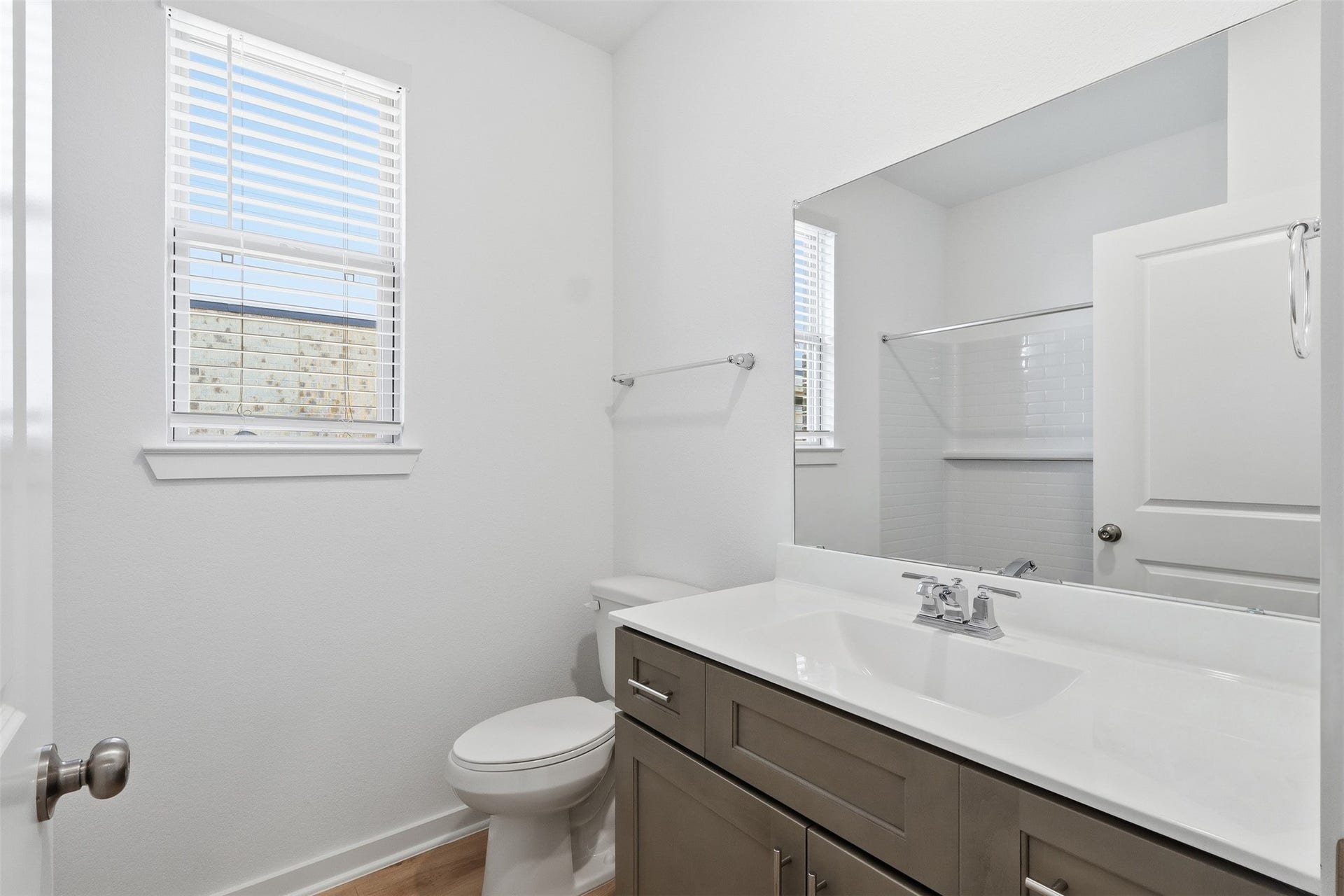 18210 Ellerden Forest Drive, Tomball, TX 77377 Full Hall Bath