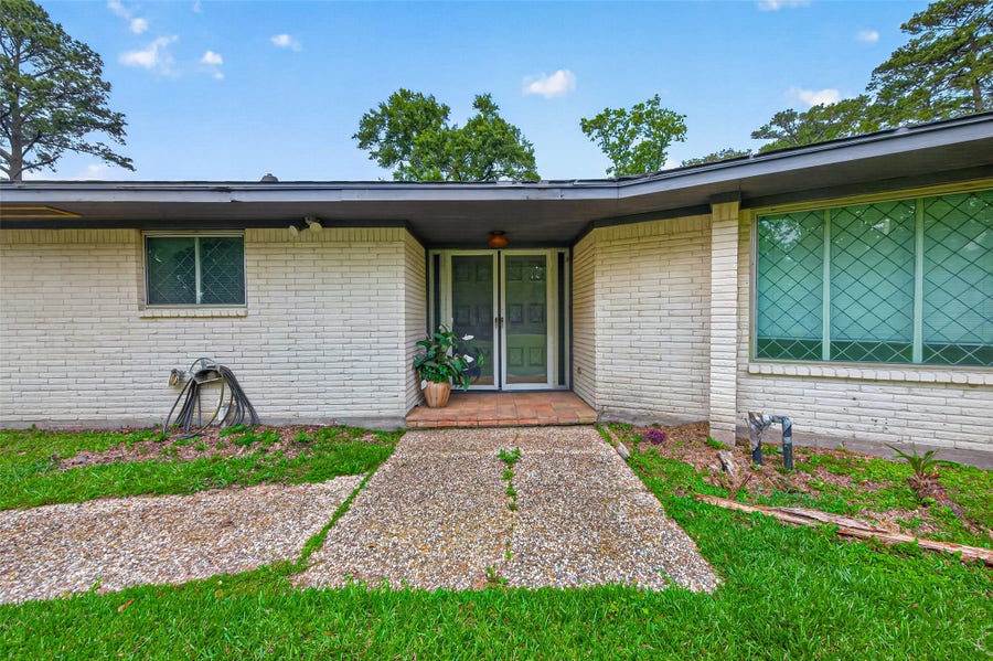 Property photo for 1701 Mistletoe Lane, Houston, TX