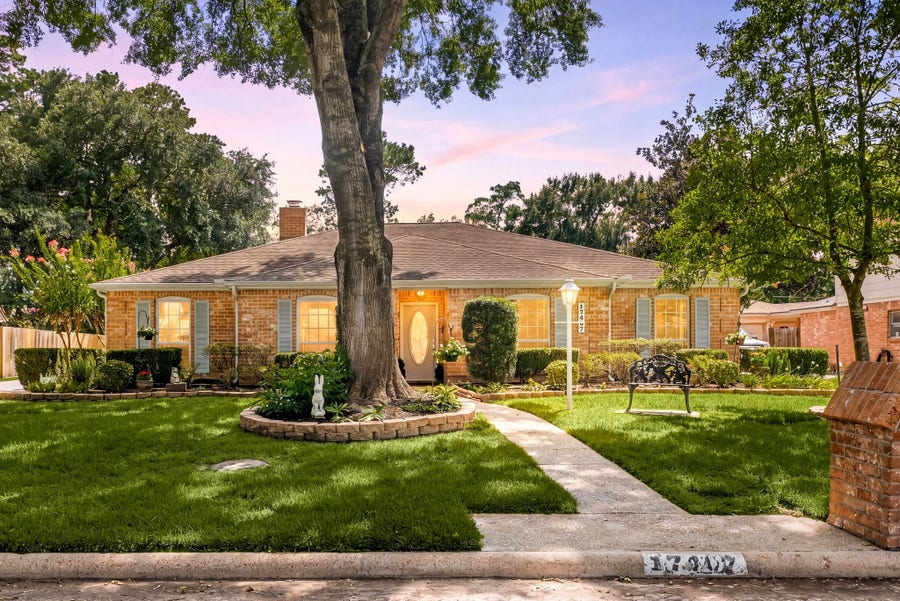 Property photo for 17407 Loring Lane, Spring, TX