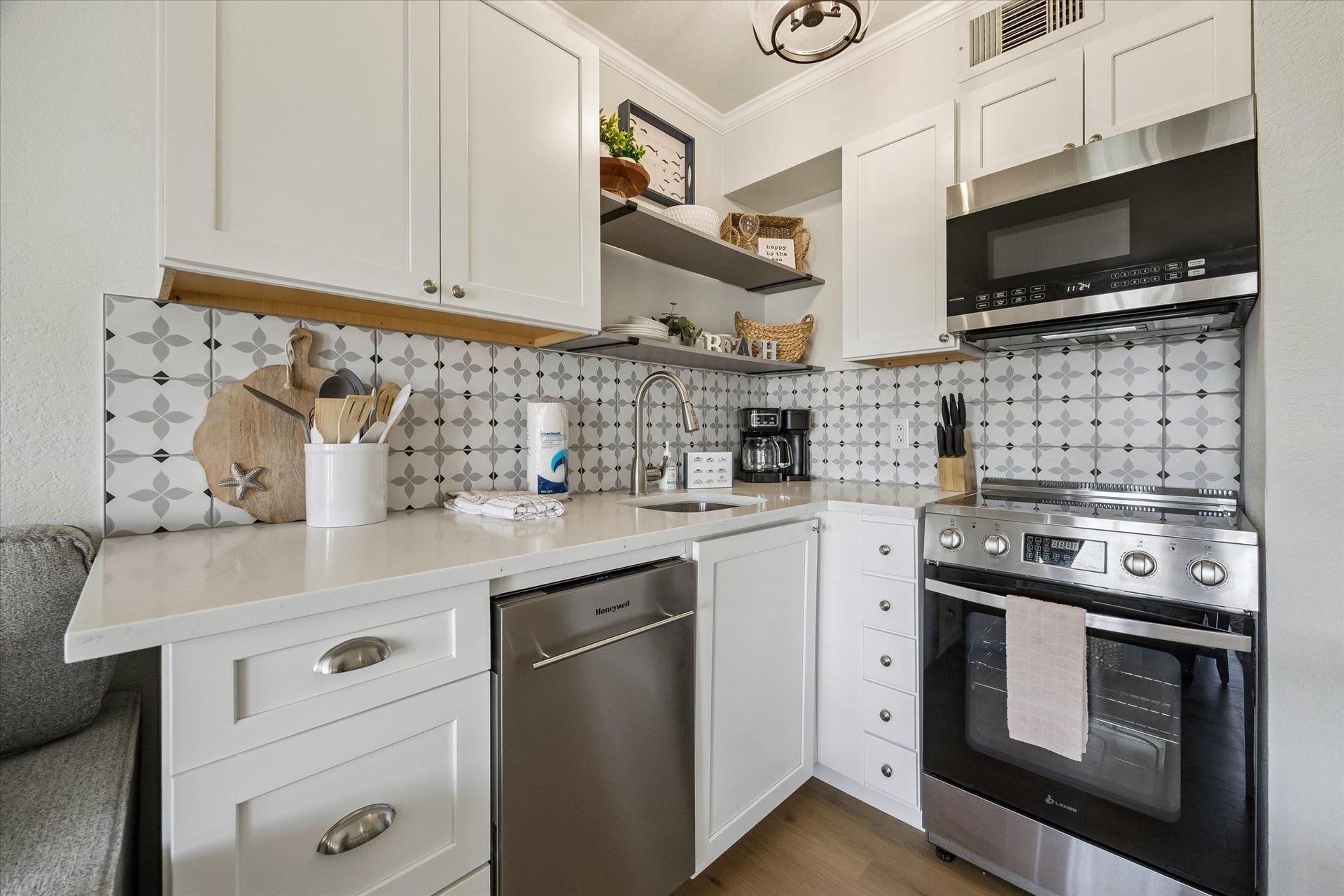 6102 Seawall Boulevard, #190, Galveston, TX 77551 New appliances, countertops and lighting.