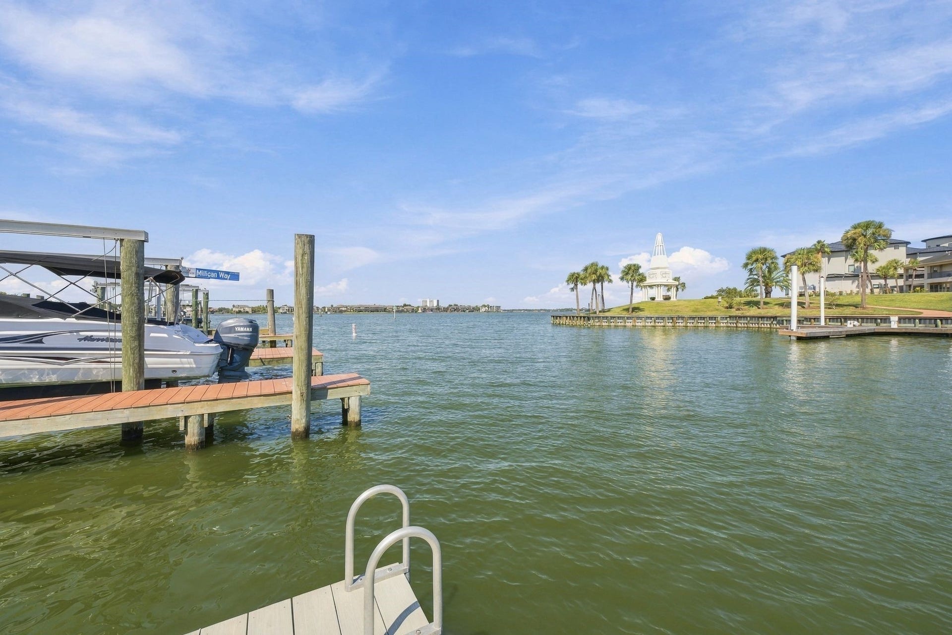 932 Plantation Street, League City, TX 77573 Enjoy wide-open lake views right from the dock.