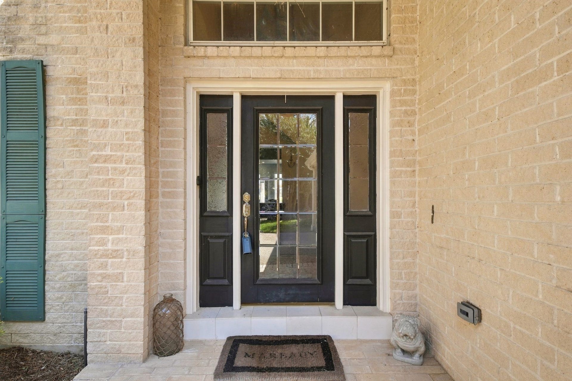932 Plantation Street, League City, TX 77573 Entry.