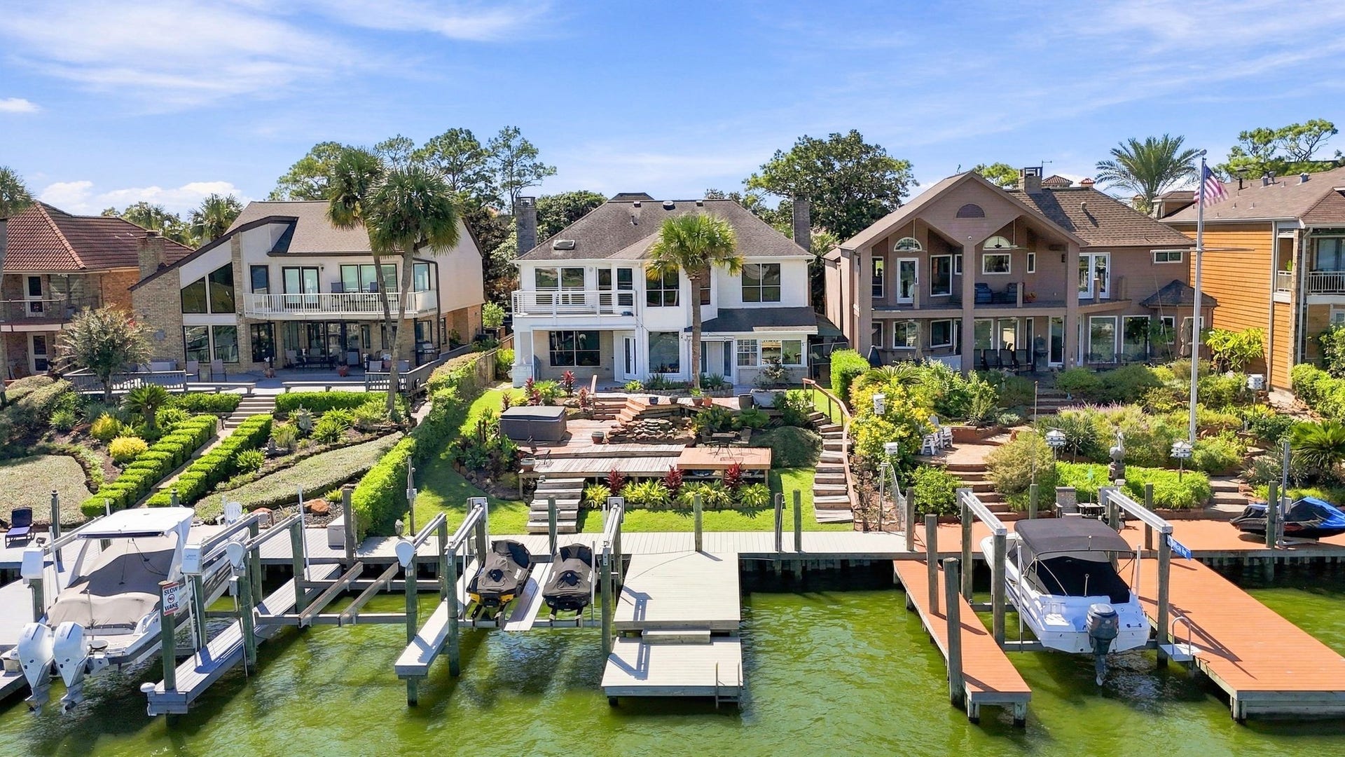 932 Plantation Street, League City, TX 77573 Welcome to 932 Plantation Street, a stunning waterfront home on Clear Lake with boat slips for up to three boats in the Clear Lake Plantation Patio Homes community.