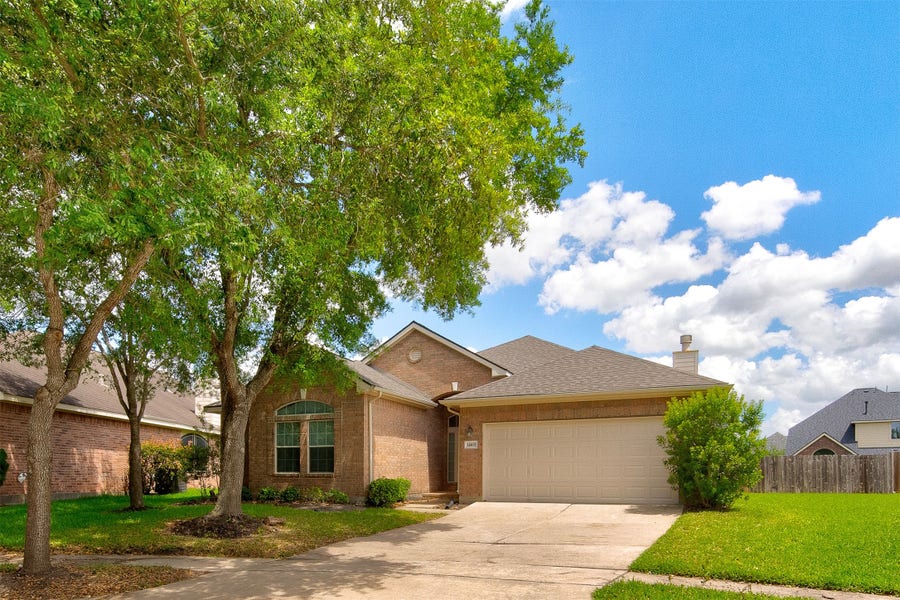 Property photo for 14103 Spring Knoll Lane, Rosharon, TX