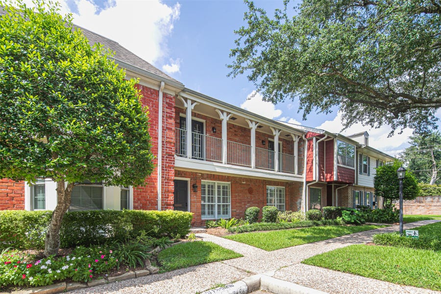 Property photo for 1573 W Sam Houston Pkwy Parkway S, Houston, TX