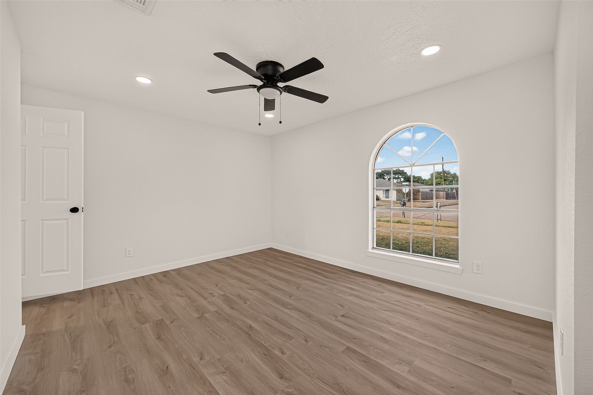 9918 Willmont Road, La Porte, TX 77571 9918 Willmont Road, La Porte, TX 77571