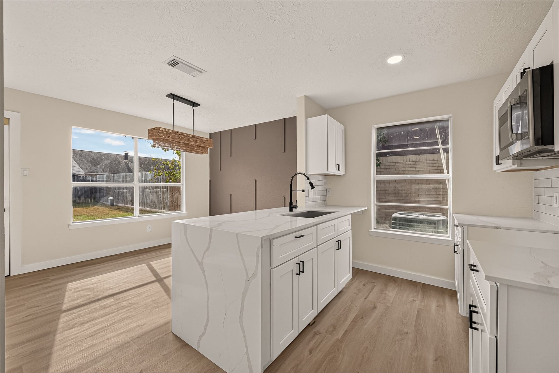 9918 Willmont Road, La Porte, TX 77571 9918 Willmont Road, La Porte, TX 77571