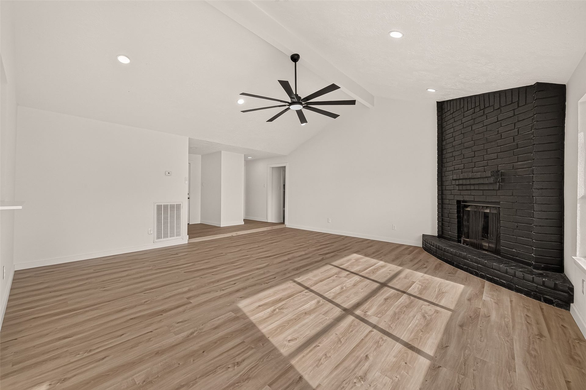 9918 Willmont Road, La Porte, TX 77571 9918 Willmont Road, La Porte, TX 77571