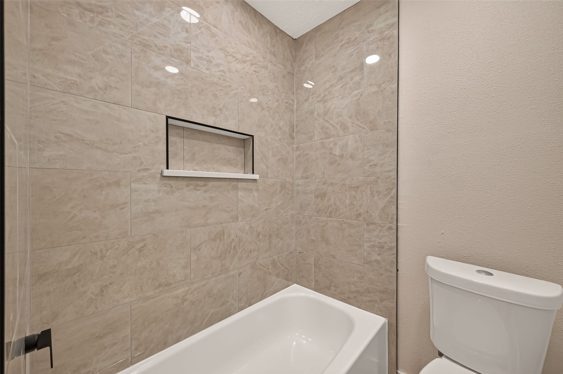 9918 Willmont Road, La Porte, TX 77571 9918 Willmont Road, La Porte, TX 77571