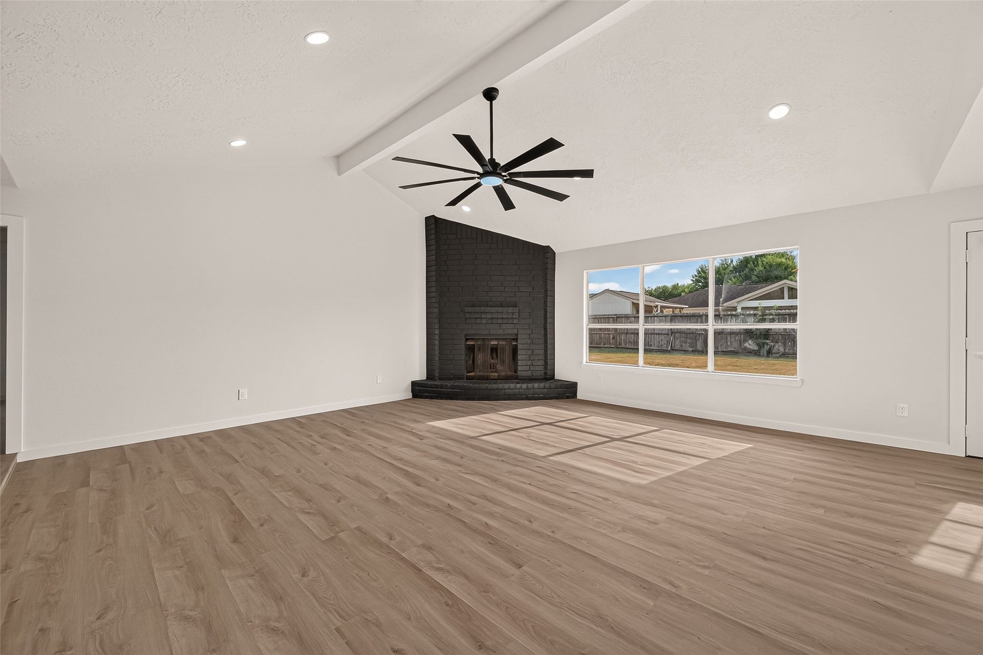 9918 Willmont Road, La Porte, TX 77571 9918 Willmont Road, La Porte, TX 77571