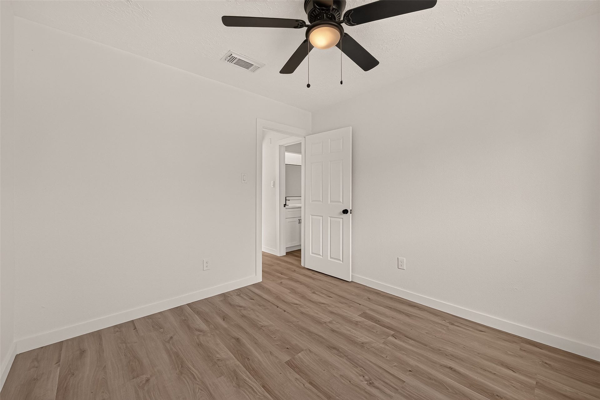 9918 Willmont Road, La Porte, TX 77571 9918 Willmont Road, La Porte, TX 77571