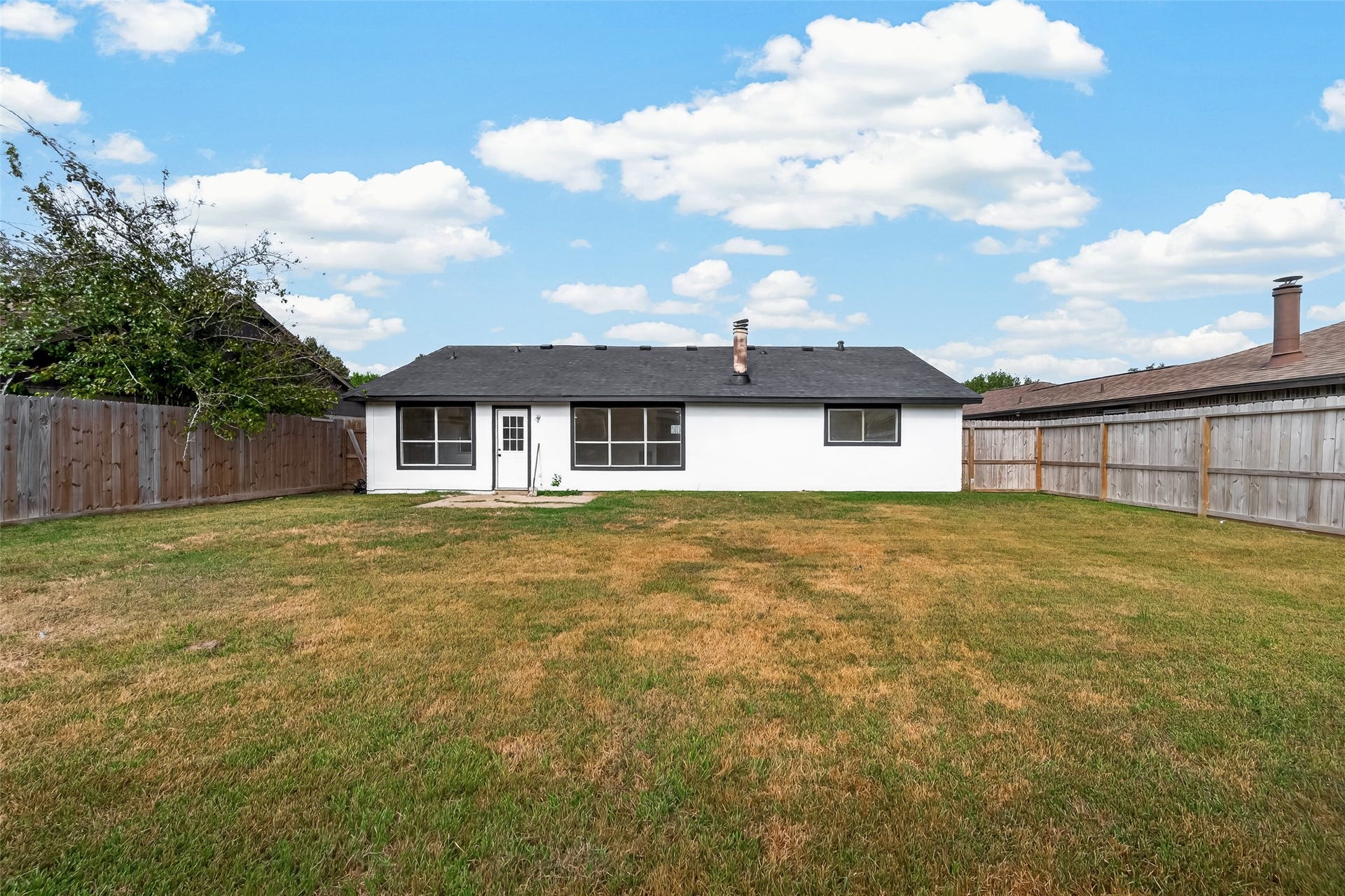9918 Willmont Road, La Porte, TX 77571 9918 Willmont Road, La Porte, TX 77571