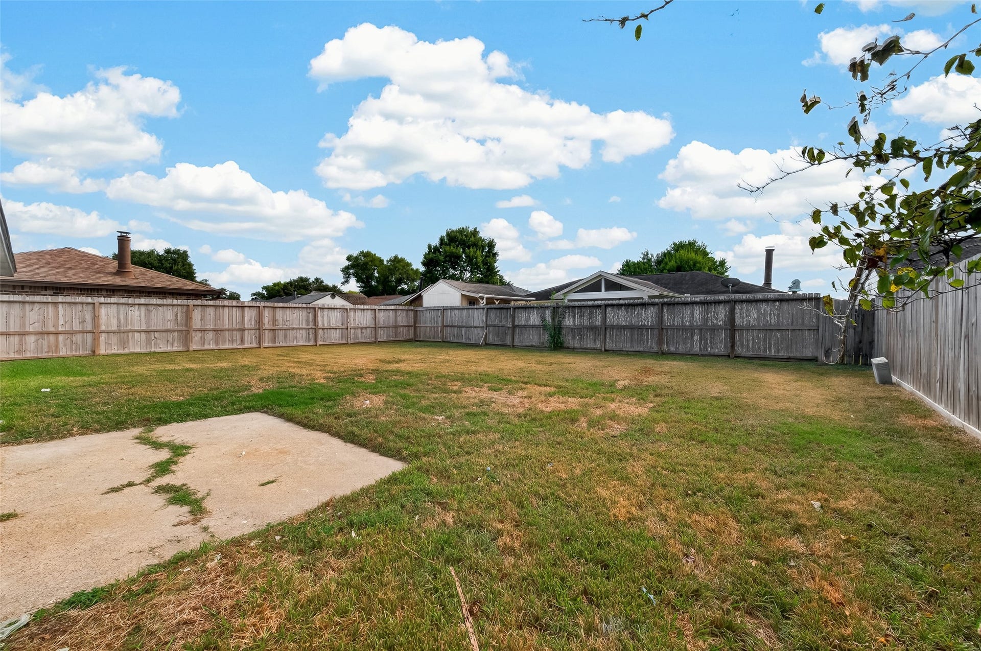 9918 Willmont Road, La Porte, TX 77571 9918 Willmont Road, La Porte, TX 77571