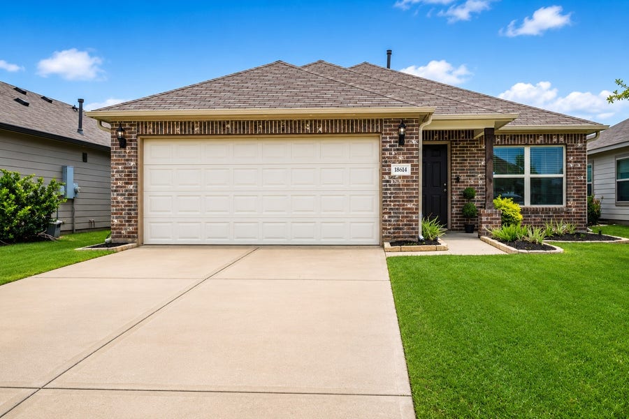 Property photo for 18614 Porthaven Rose Lane, Tomball, TX